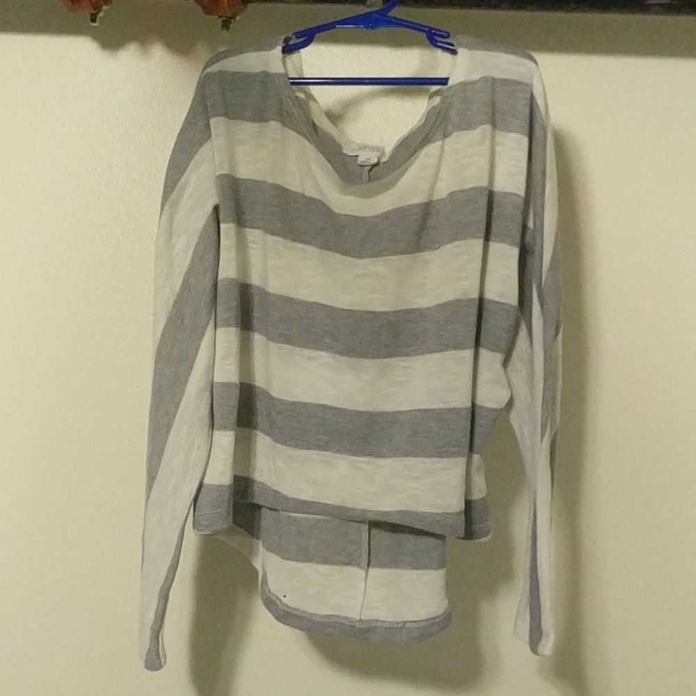 F21 Long-Sleeve Striped Croptop